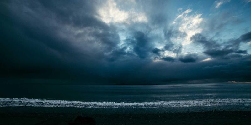 宝石鉴赏指南：金玉网详解翡翠种水色工，玻璃种、冰种、糯种的区别与价值评估