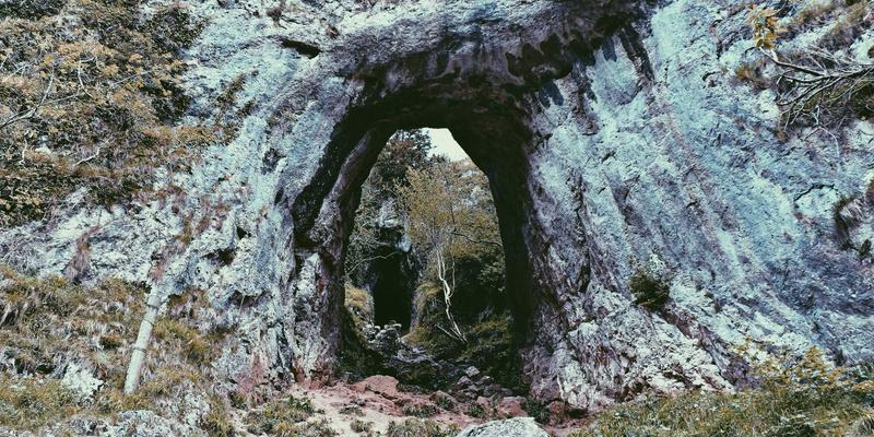 玉石66：收藏翡翠与和田玉的鉴赏之道与文化密码