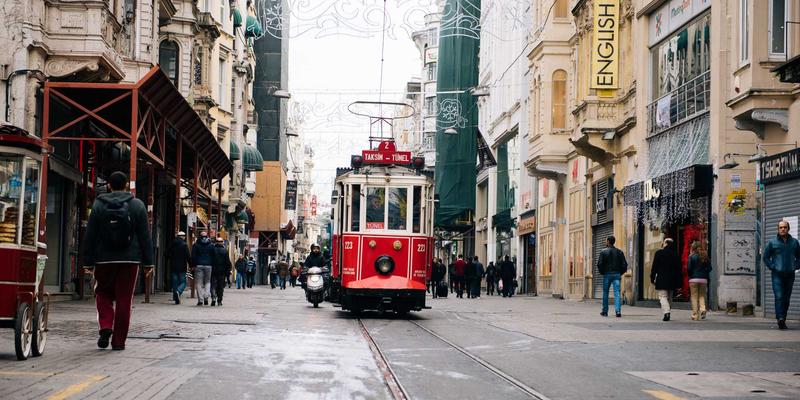 翡翠鉴赏与收藏指南：从入门到精通的三大核心