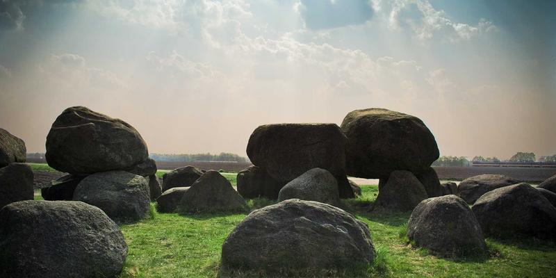 鉴赏珠宝必知：超声波雕刻与手工雕刻的利弊对比，金玉网教你辨别机器工与手工工